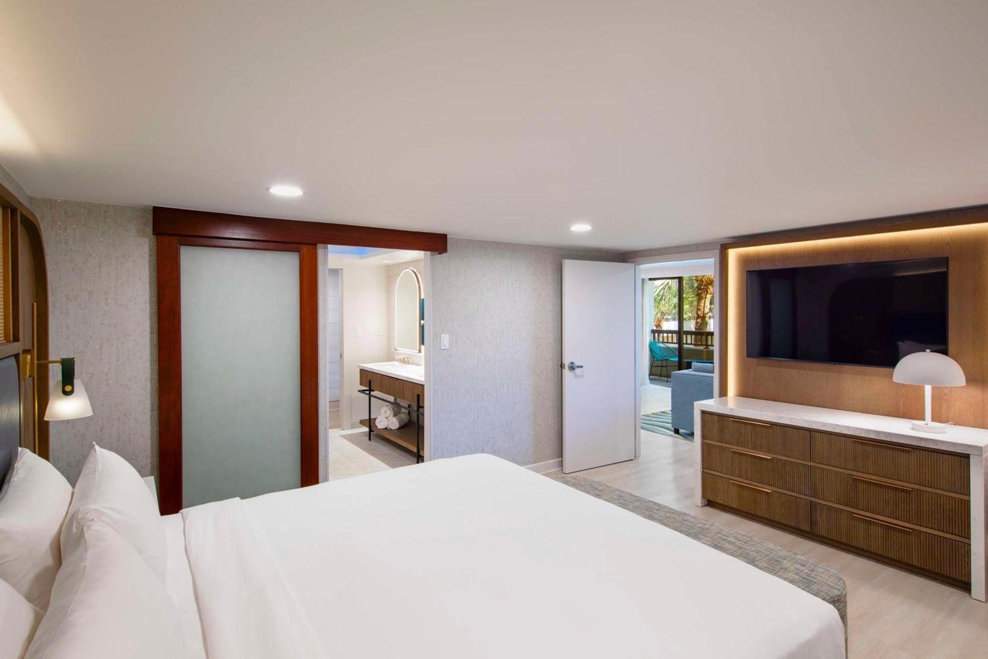 Sonesta 4*